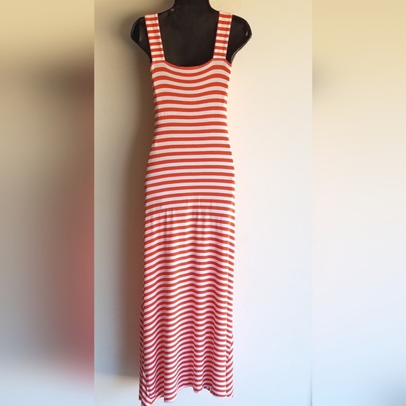 Twist Front V-Neck Maxi Dress - Picture 7 of 8